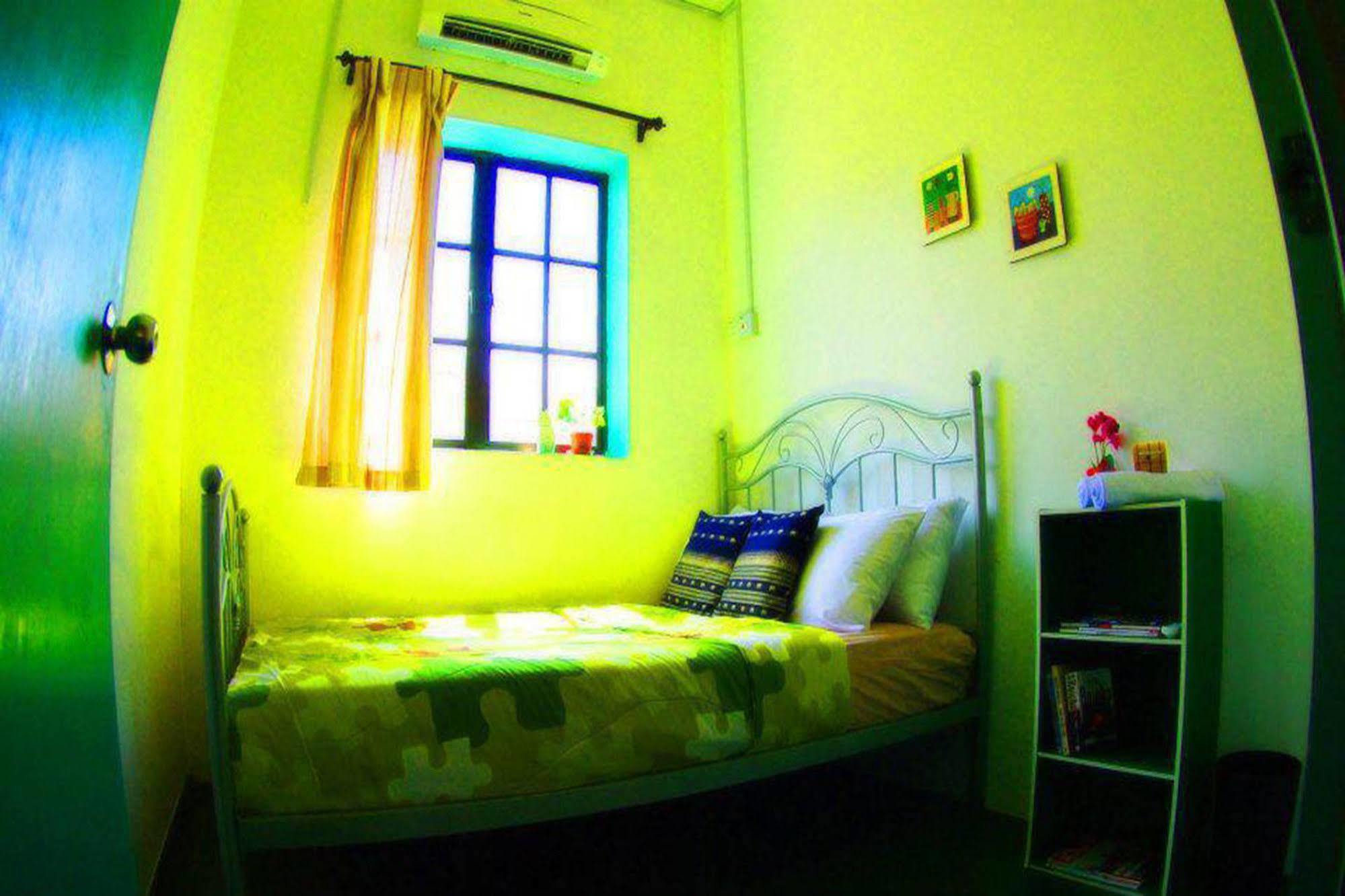 Хостел The Jiong House Malacca Екстер'єр фото